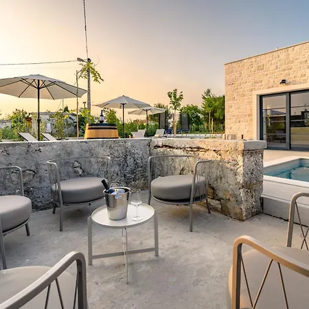 Вилла Luxury Madora With Pool In Porec, Istria