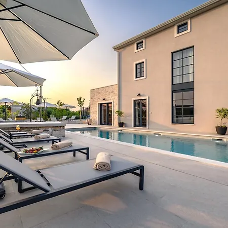 Вилла Luxury Madora With Pool In Porec, Istria *