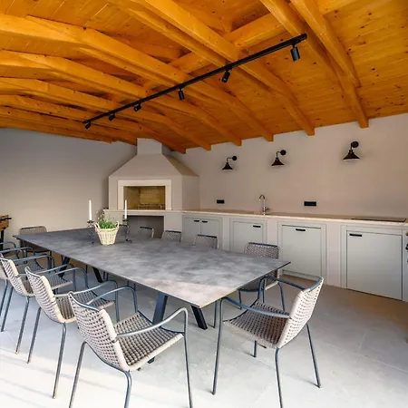 Luxury Madora With Pool In Porec, Istria