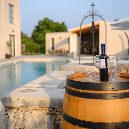 Luxury Madora With Pool In Porec, Istria * Kirmenjak