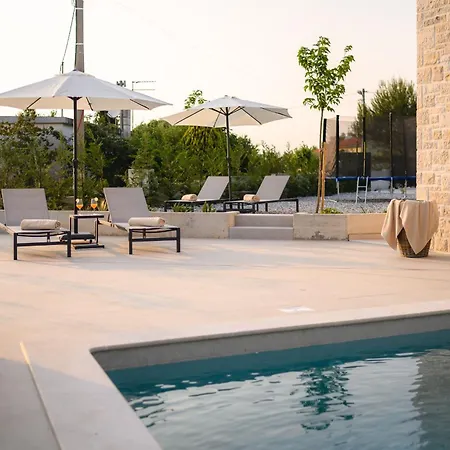 Вилла Luxury Madora With Pool In Porec, Istria