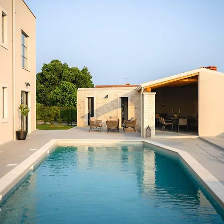 Вилла Luxury Madora With Pool In Porec, Istria Kirmenjak
