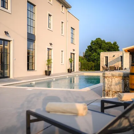 Вилла Luxury Madora With Pool In Porec, Istria Kirmenjak